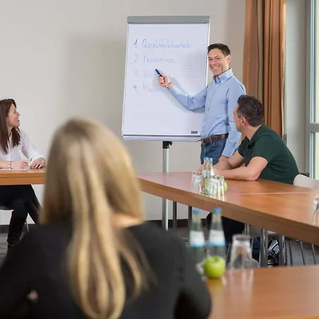 Stadthotel فندق كْرايلتْسهايم