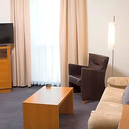 Stadthotel Hotel 4*