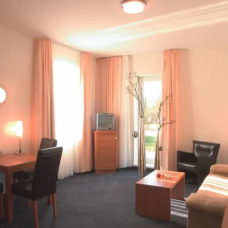 Stadthotel Hotel 4*